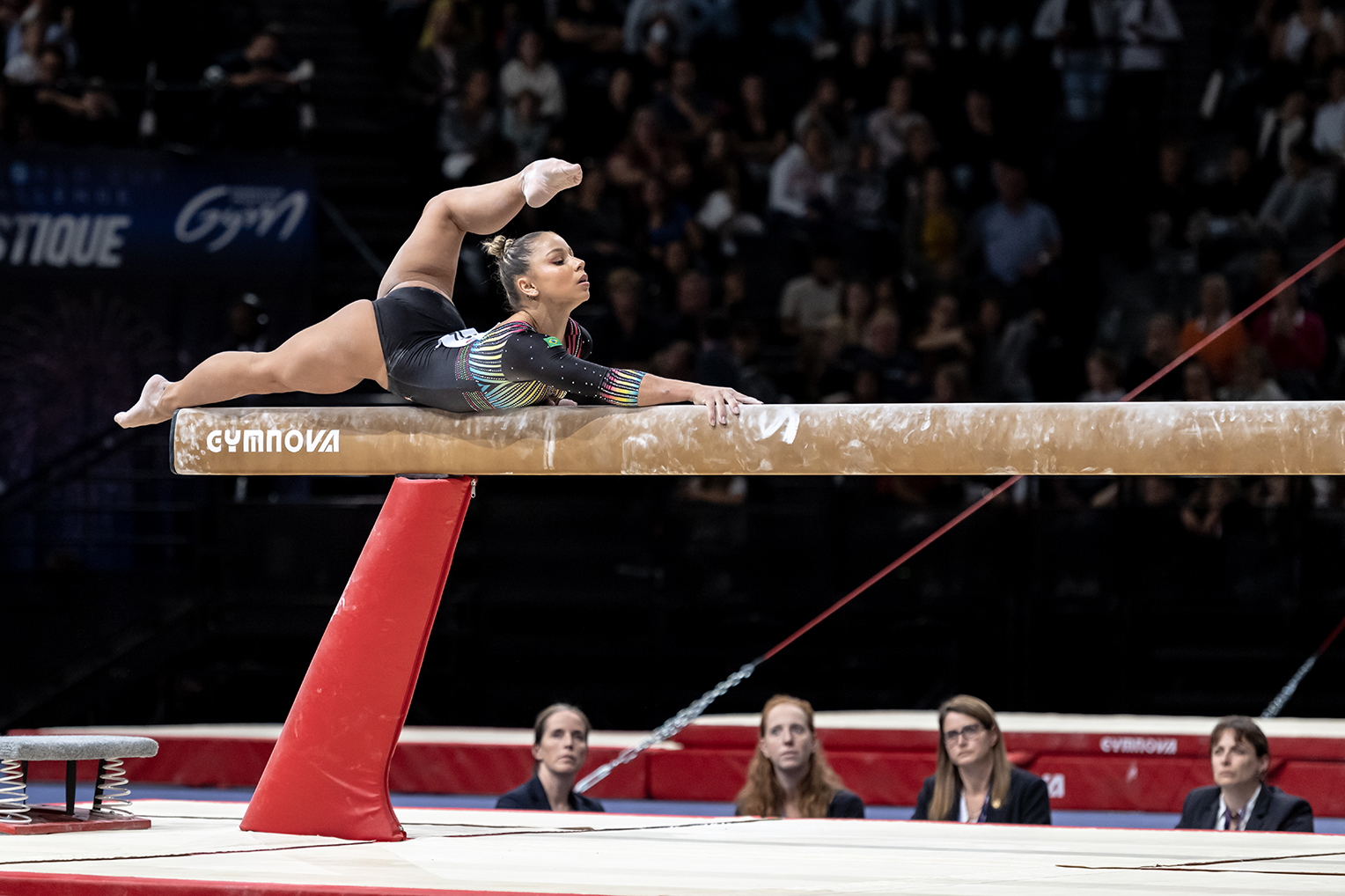 Gymnastique artistique, poutre. C'est un agrès de marque Gymnova, marque du groupe Abéo - Photo DR