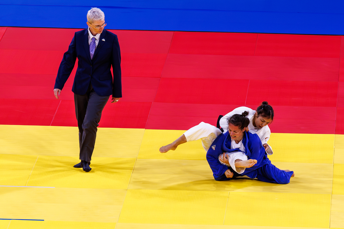 En finale, Sandrine Martinet est opposée à la Kazakhe Akmaral Nauatbek, numéro une mondiale. Photo Xavier Ducordeaux