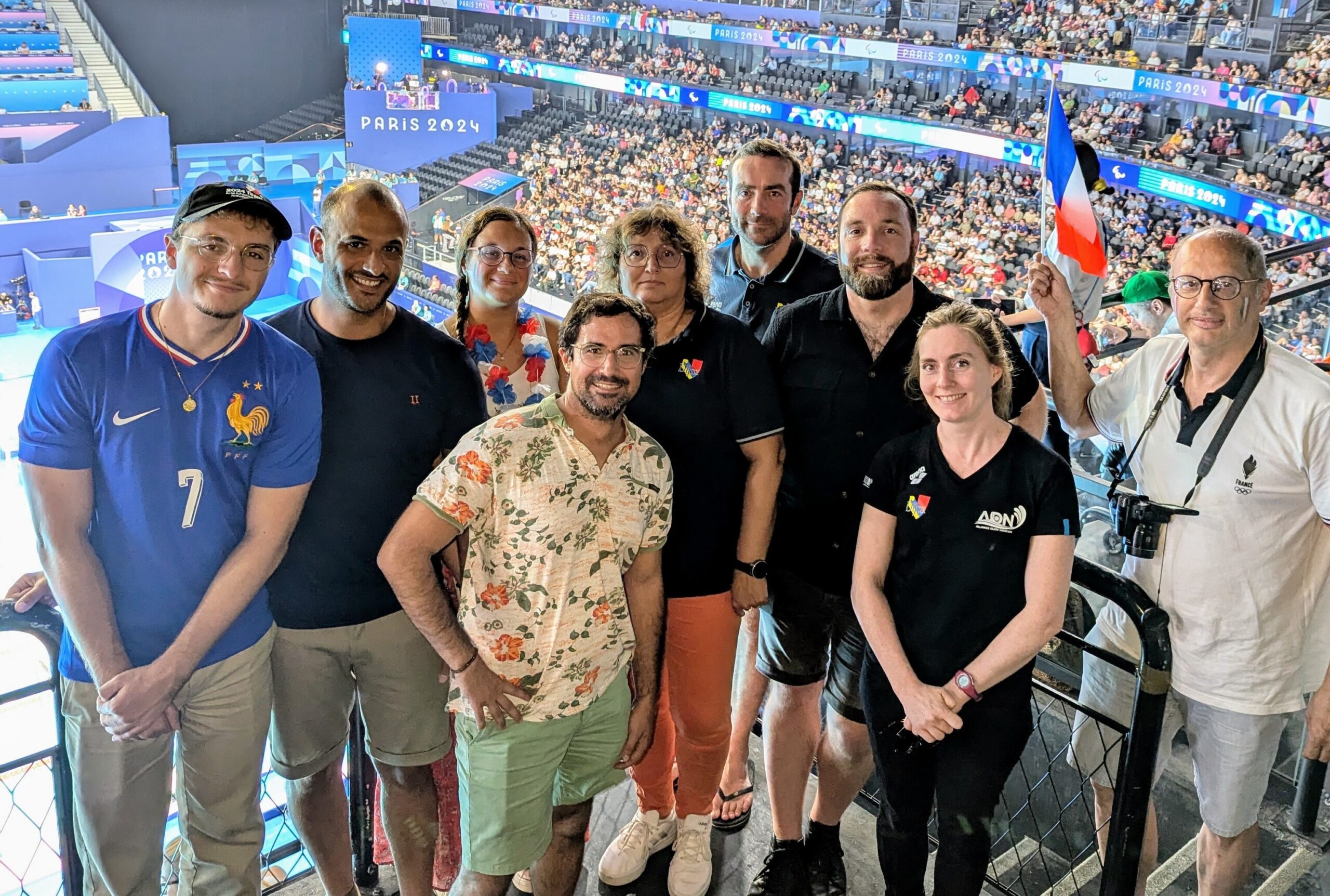 Les clubs de l’Auxois et celui de l’Alliance Dijon natation ont voulu immortaliser leur participation aux Jeux paralympiques de Paris 2024. Photo : Océane Lavoustet